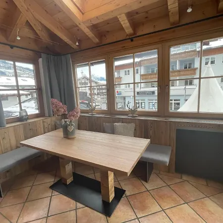 Lorenzoni, Cafe Konditorei Helmut Lorenzoni Apartamento *