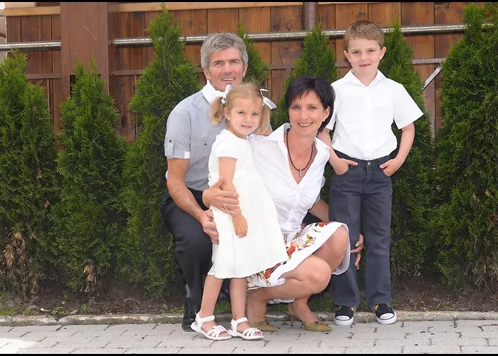 Lorenzoni, Cafe Konditorei Helmut Lorenzoni アパート