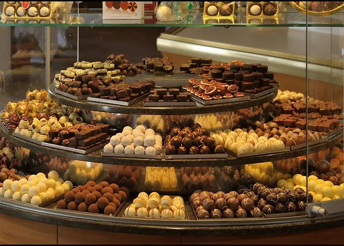 Lorenzoni, Cafe Konditorei Helmut Lorenzoni アパート キルヒベルク・イン・チロル