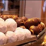 Lorenzoni, Cafe Konditorei Helmut Lorenzoni 티롤 키르흐베르크