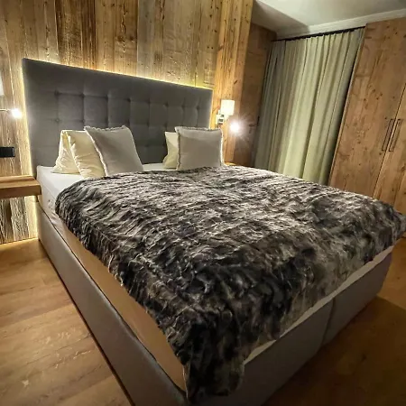 Apartman Lorenzoni, Cafe Konditorei Helmut Lorenzoni *
