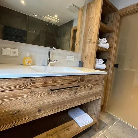 Apartman Lorenzoni, Cafe Konditorei Helmut Lorenzoni *