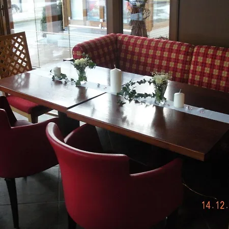 Lorenzoni, Cafe Konditorei Helmut Lorenzoni Apartman Kirchberg in Tirol